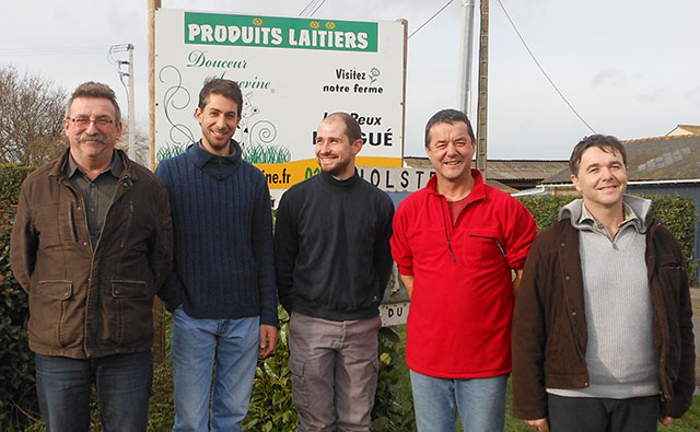 yaourt fermier, yaourts fermiers, produit local, produits locaux, fromage, fromages blanc, tradition, notre equipe, yves corvaisier, michel ruault, antony blourdier, michel ruault, douceur angevine, longué-jumelles, maine et loire, ferme